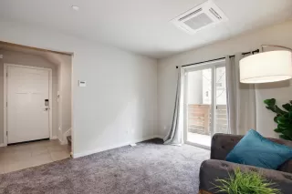 Photo #6: 20073201 Listing