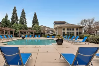 Photo #2: 20073236 Listing