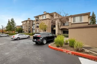 Photo #3: 20073236 Listing