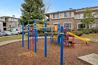 Photo #5: 20073236 Listing