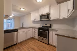 Photo #1: 20073263 Listing