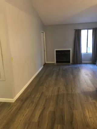 Photo #3: 20073292 Listing