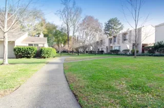 Photo #1: 20073330 Listing