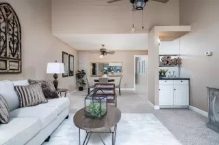 Photo #4: 20073369 Listing