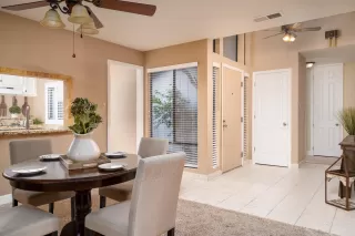 Photo #6: 20073369 Listing