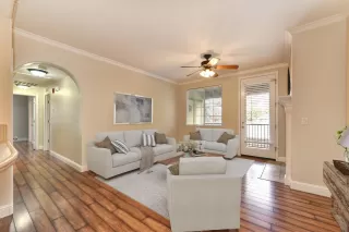 Photo #2: 20073508 Listing