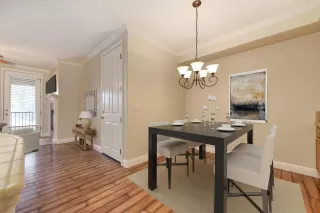 Photo #4: 20073508 Listing