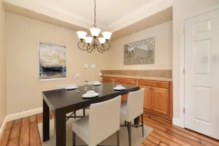 Photo #5: 20073508 Listing