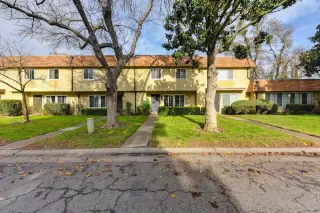 Photo #2: 20073512 Listing