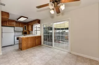 Photo #5: 20073512 Listing