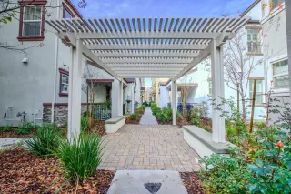 Photo #2: 20073672 Listing