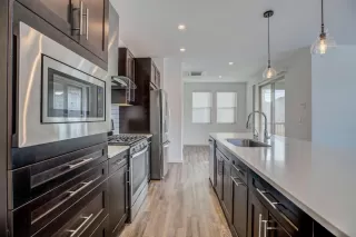 Photo #5: 20073672 Listing