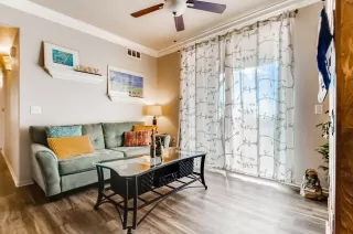 Photo #4: 20073736 Listing