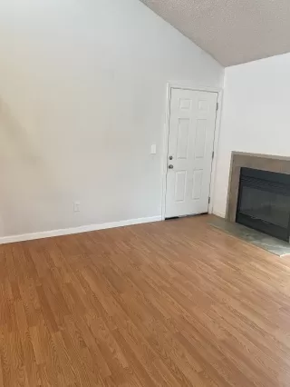 Photo #3: 20073791 Listing 