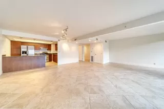 Photo #2: 20073805 Listing 