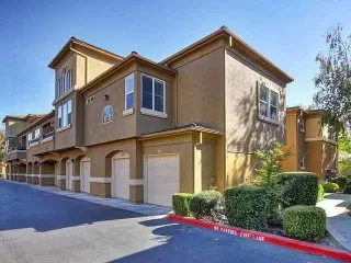 Photo #3: 20074280 Listing