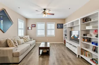 Photo #6: 20074320 Listing 