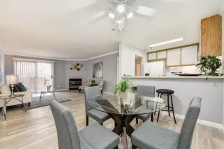 Photo #2: 20074427 Listing