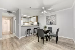 Photo #3: 20074427 Listing