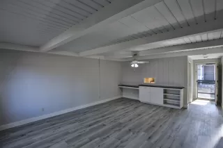 Photo #4: 20074551 Listing