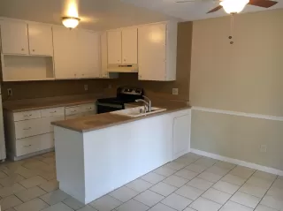 Photo #2: 20074564 Listing 