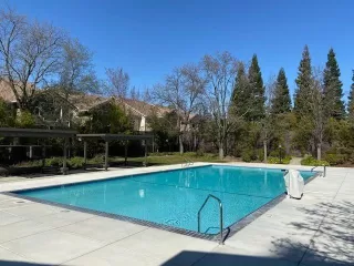 Photo #5: 20074564 Listing 