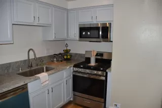 Photo #6: 20074623 Listing