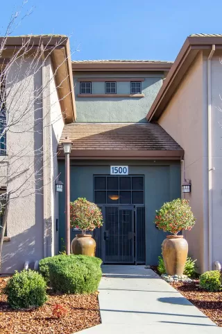 Photo #2: 20074723 Listing