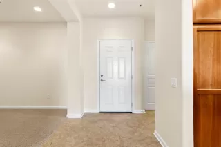 Photo #6: 20074723 Listing