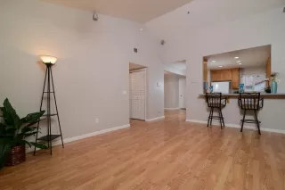 Photo #5: 20074778 Listing 