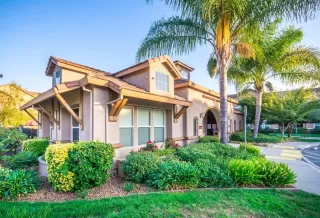 Photo #1: 20074848 Listing 