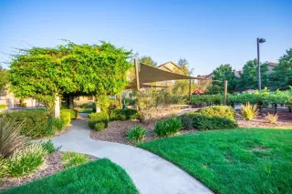 Photo #6: 20074848 Listing 