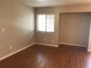 Photo #5: 20074907 Listing 