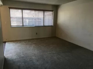 Photo #3: 20074915 Listing