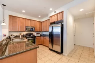 Photo #5: 20075063 Listing 