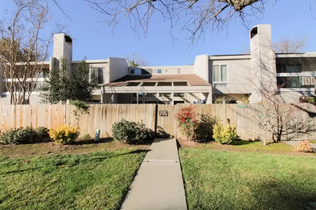 MLS: 20075092 Condo For Sale