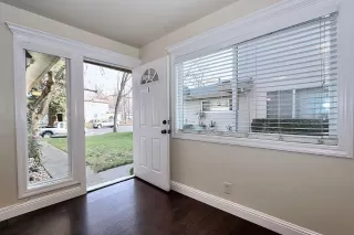 Photo #5: 20075109 Listing 