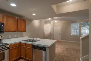 Photo #6: 20075183 Listing