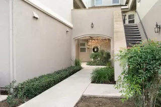 Photo #2: 20075213 Listing