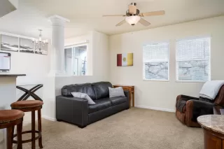 Photo #6: 20075213 Listing