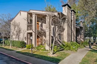 Photo #1: 20075231 Listing 