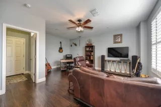 Photo #3: 20075249 Listing 