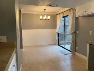 Photo #4: 20075294 Listing