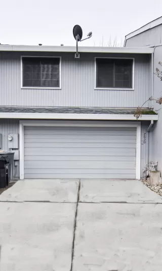 Photo #1: 20075372 Listing