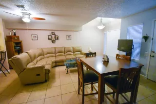 Photo #5: 20075372 Listing