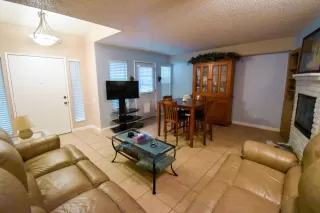 Photo #6: 20075372 Listing