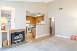 Photo #2: 20075448 Listing