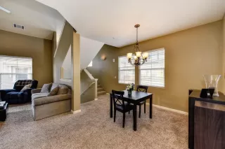 Photo #4: 20075504 Listing