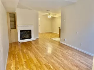 Photo #3: 20075514 Listing 