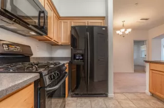 Photo #4: 20075557 Listing